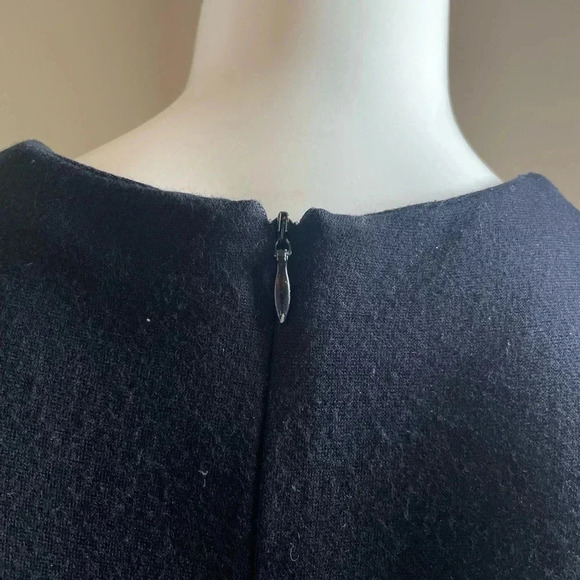 Calvin Klein Black Sleeveless 3 button Stretch Shell Dress. Size Medium - Picture 4 of 7